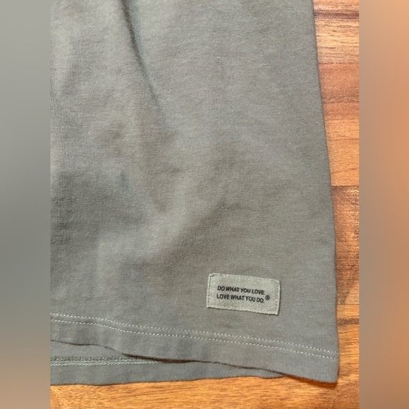 Life is Good Moss Green Peace Flower Long Women T Shirts Women’s Size Medium - Picture 4 of 7